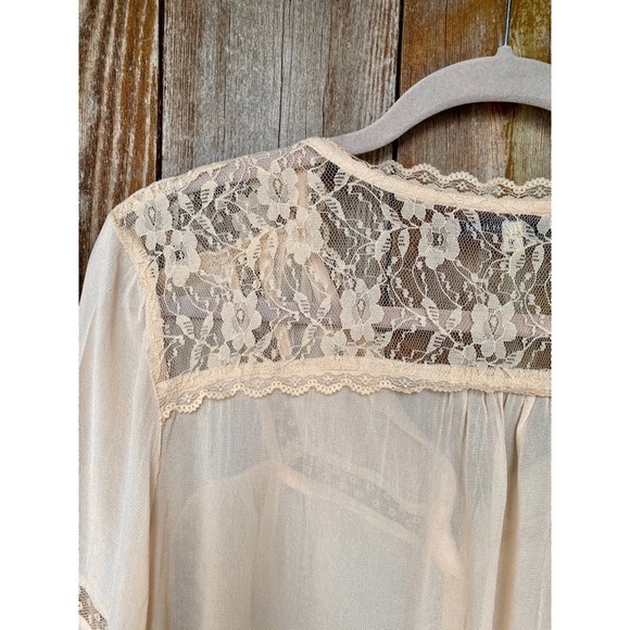 RIVER ISLAND lace ivory 3/4 sleeve flowy blouse - Picture 7 of 8